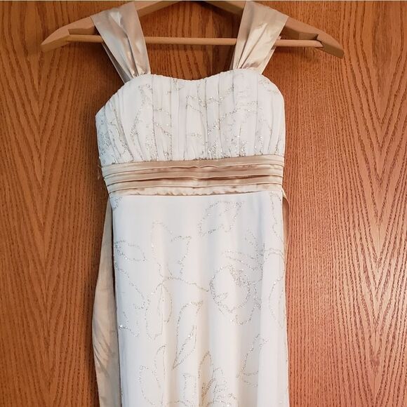 Lovely Cream Colored Formal Dress Girls Sz 8 - Picture 2 of 5